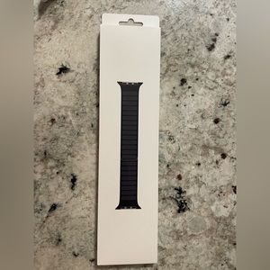 Apple Watch 45mm Midnight Leather Link S/M NIB